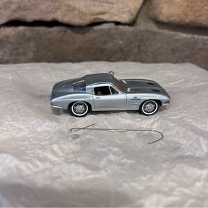 Silver hallmark ornament Corvette stingray coupe 1963 no‎ box